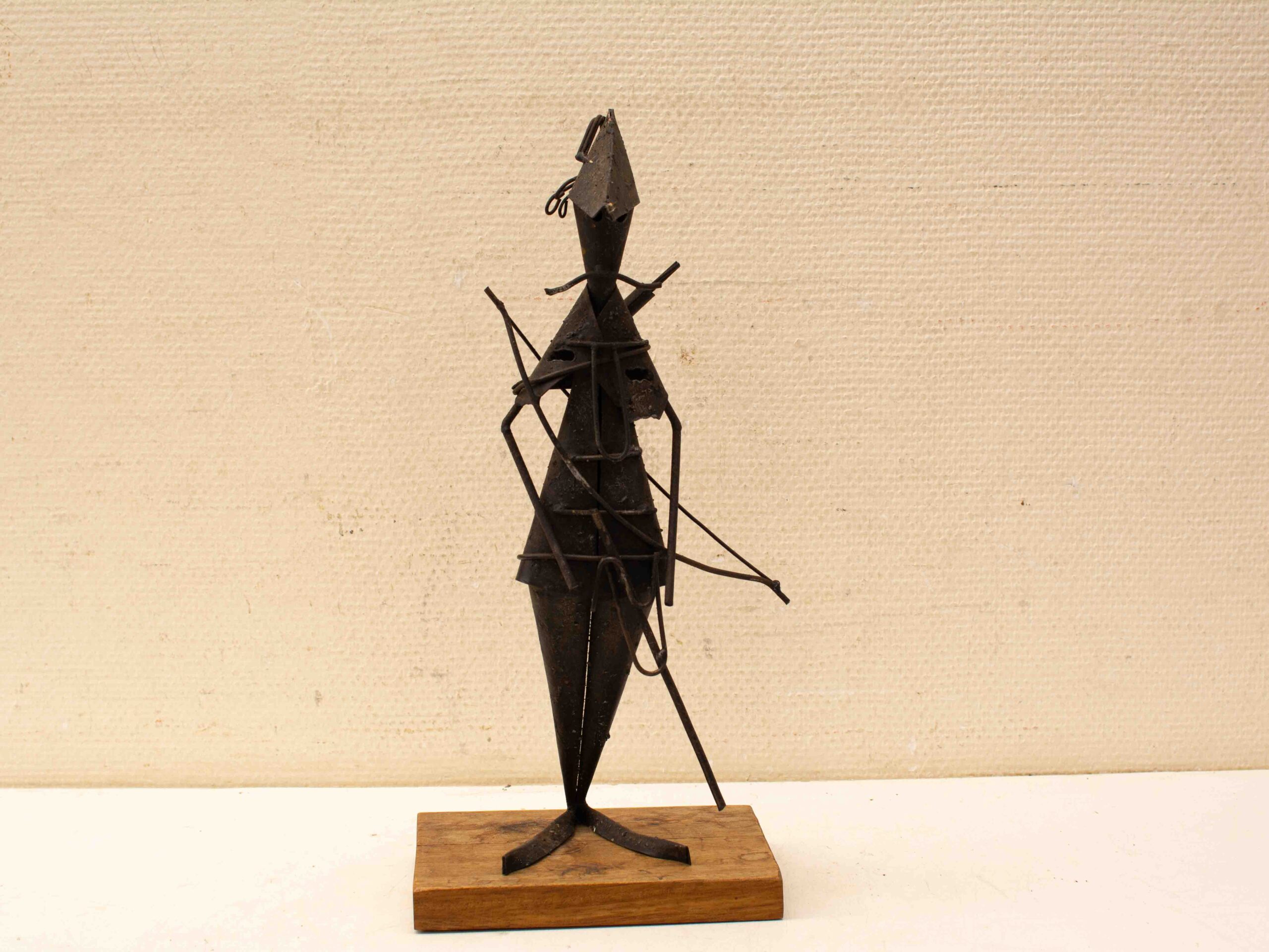 beeld van een Sculptuur soldaat 38465