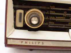 Alternative view of Philips radio 39210