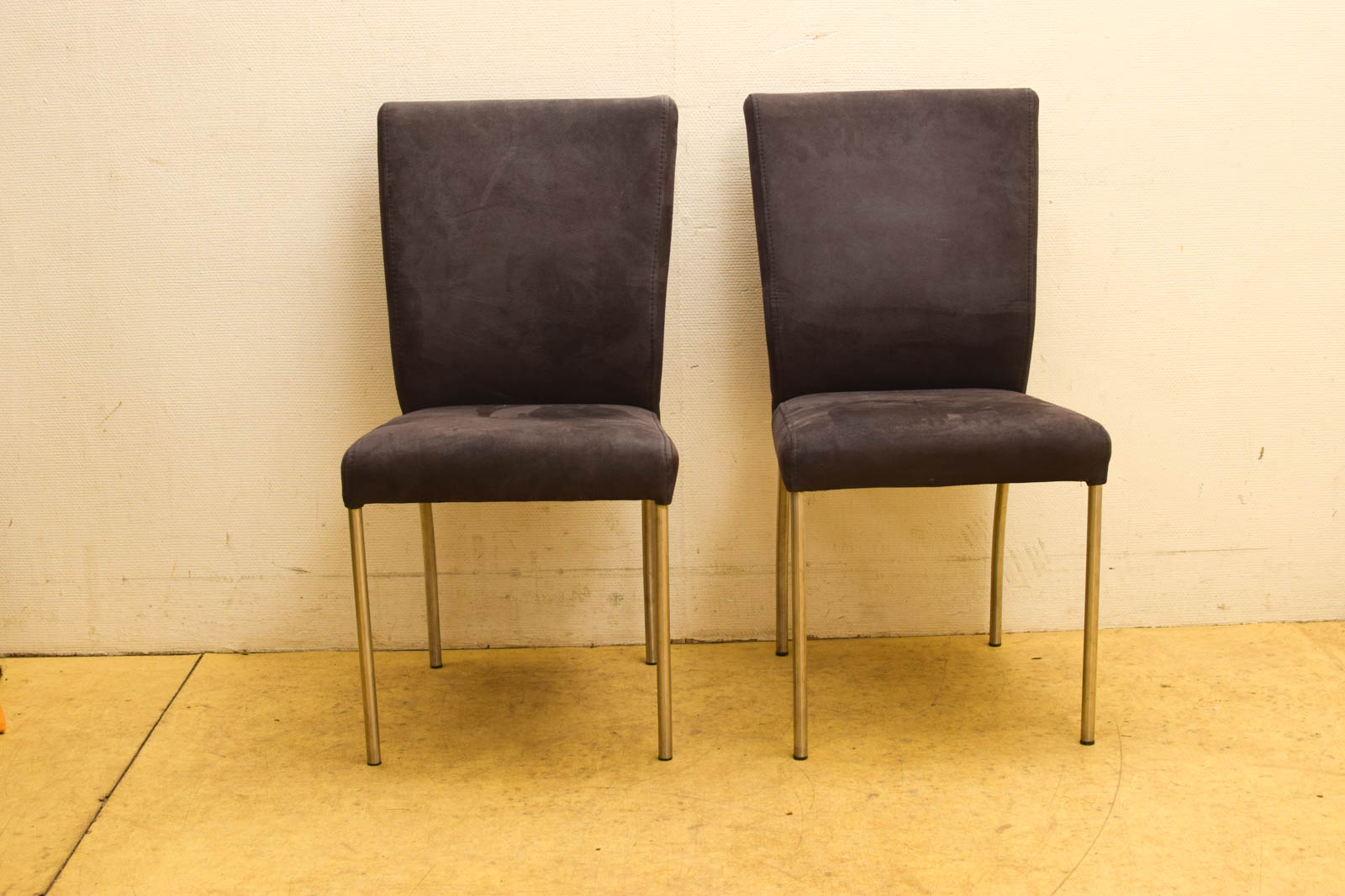 2 stuks eetkamerstoelen  44442