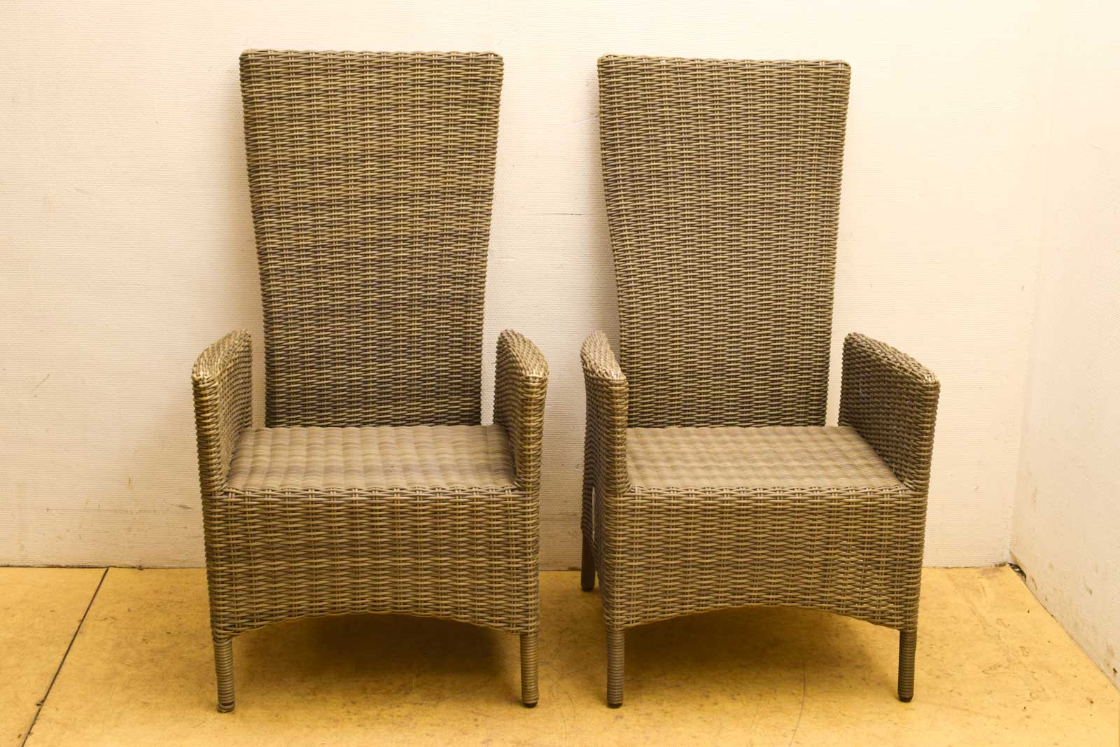 2 stuks tuinstoelen  44447