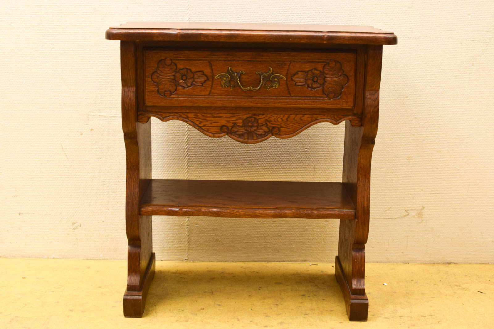 Eikenhouten Bijzettafel  44470