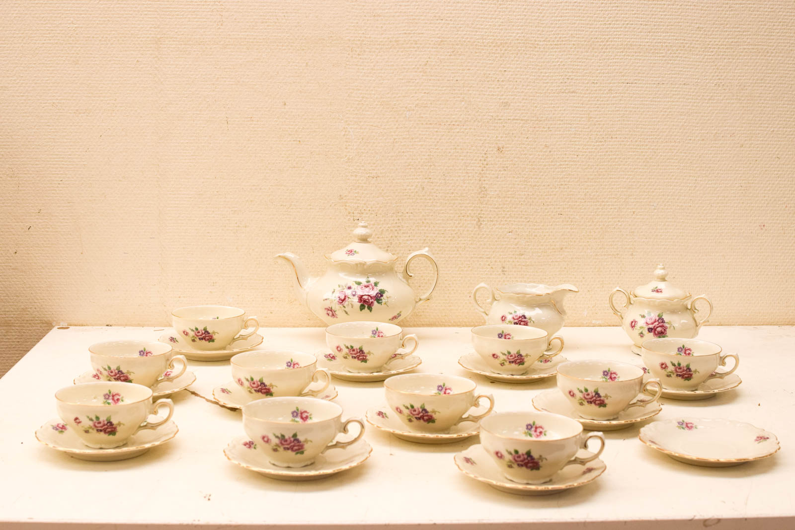 28 delig R porseleinen koffie servies  44996