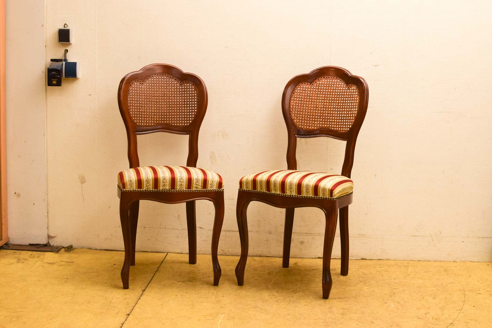 6 stuks eetkamer stoelen  44989