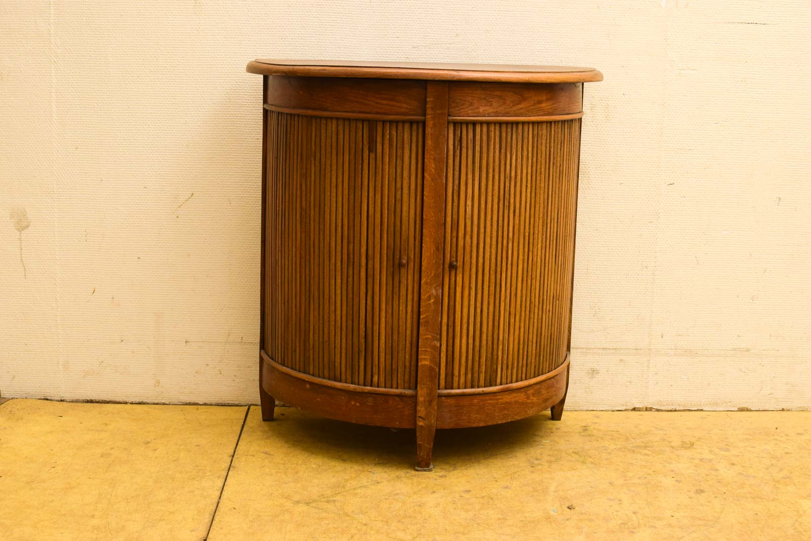 Houten halfmaan kast  45084