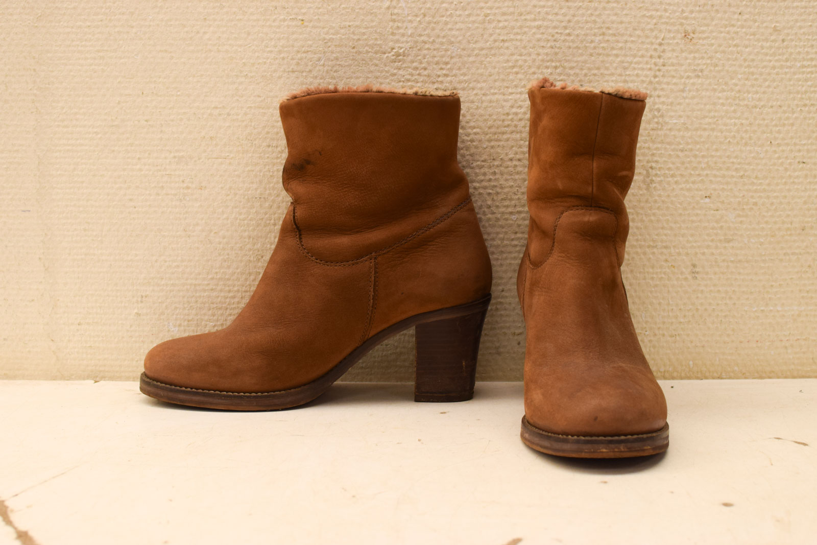 suede enkellaarsjes  45180