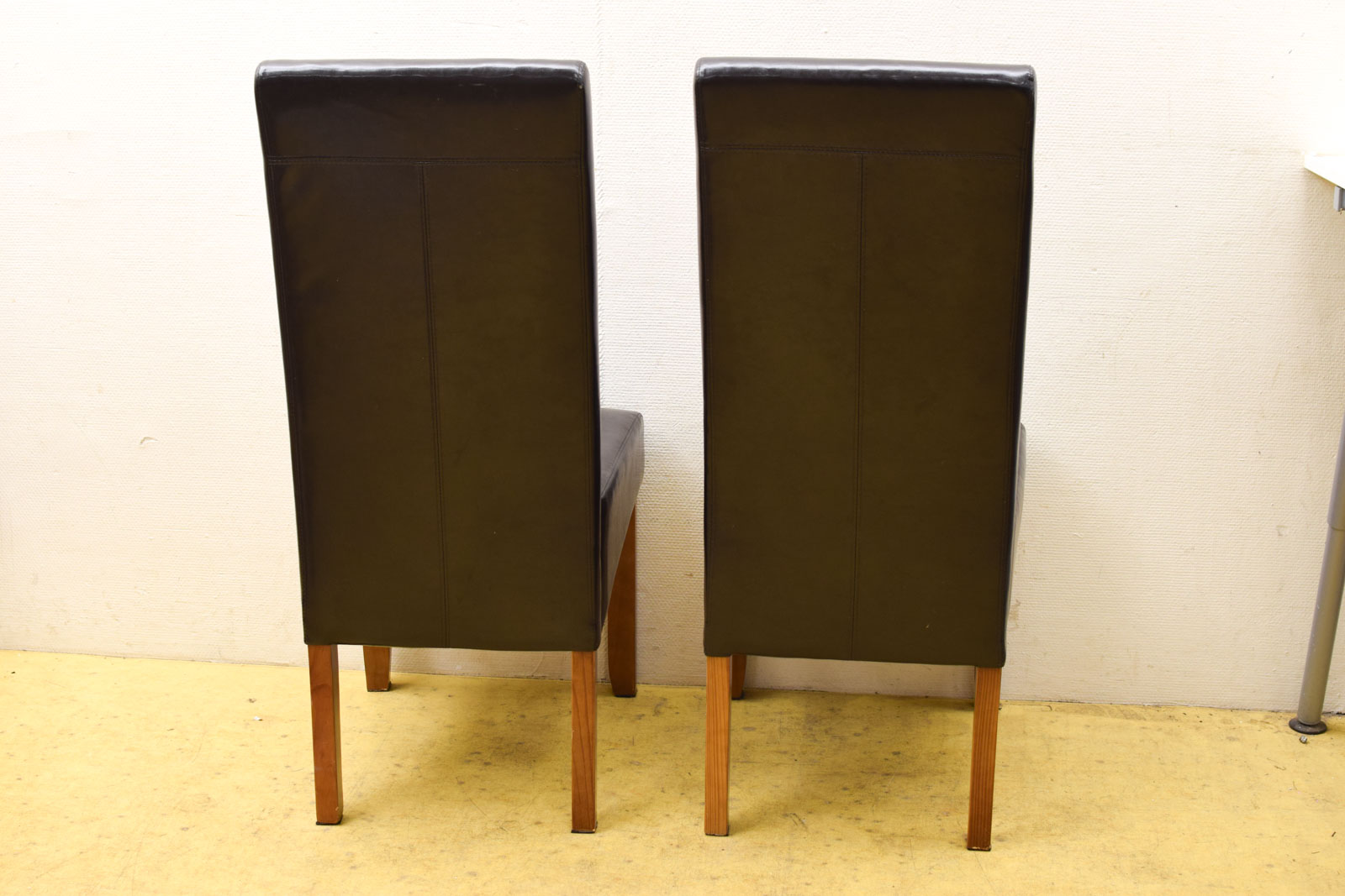 2 stuks Eetkamerstoelen  45189