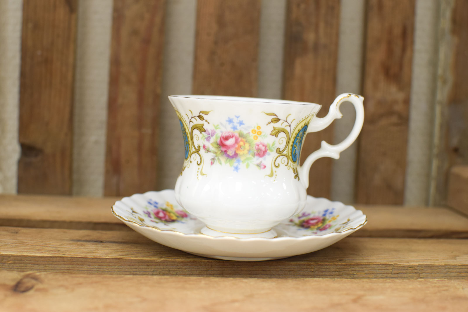 Royal Albert porseleinen kop en schotel  45230
