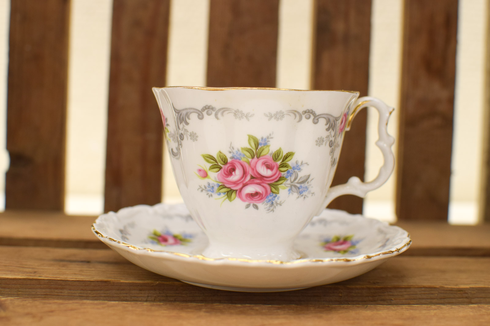 Royal Albert porseleinen kop en schotel  45261