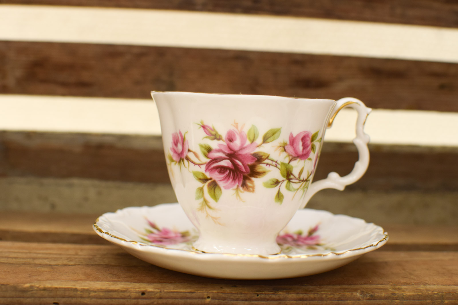 Royal Albert porseleinen kop en schotel  45304