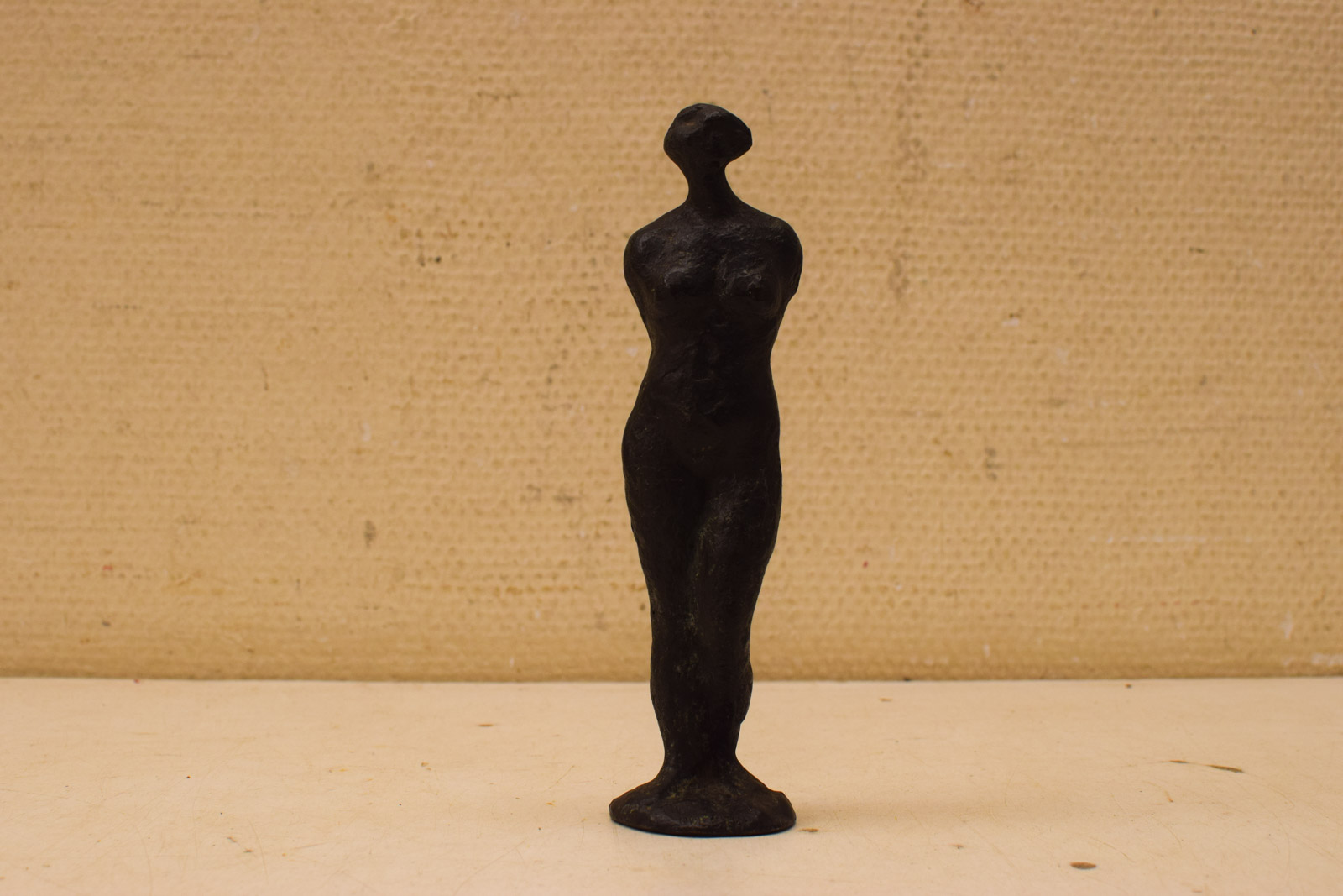 Beeld van een vrouw  45312