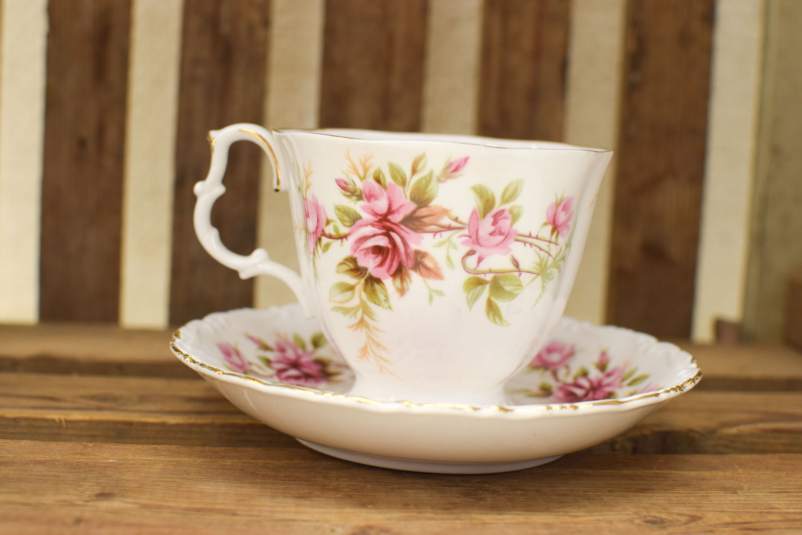 Royal Albert porseleinen kop en schotel  45348