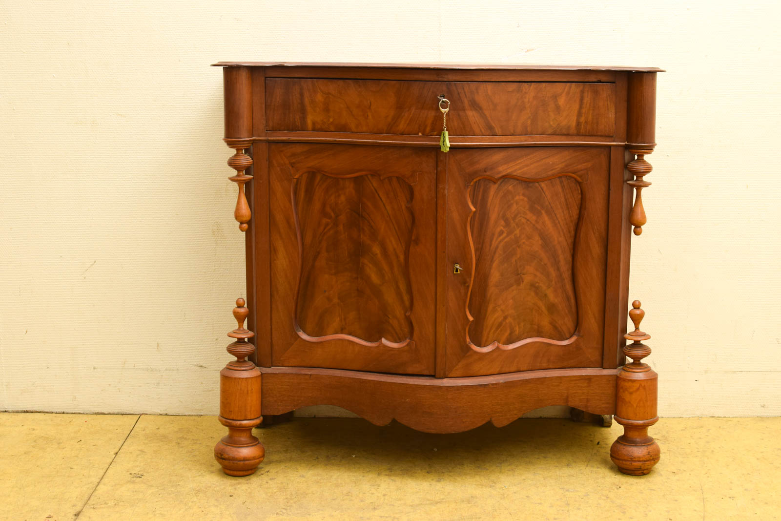 Biedermeier Meidenkastje  45355