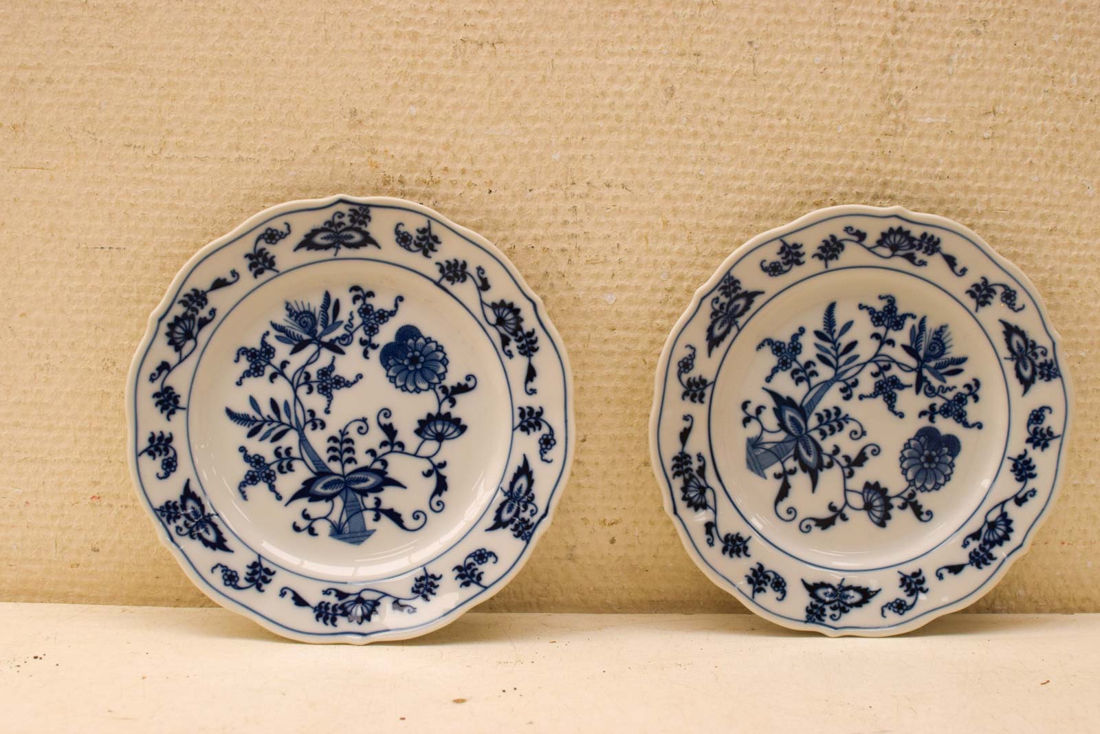 2 stuks Blue Danube porseleinen borden  45379