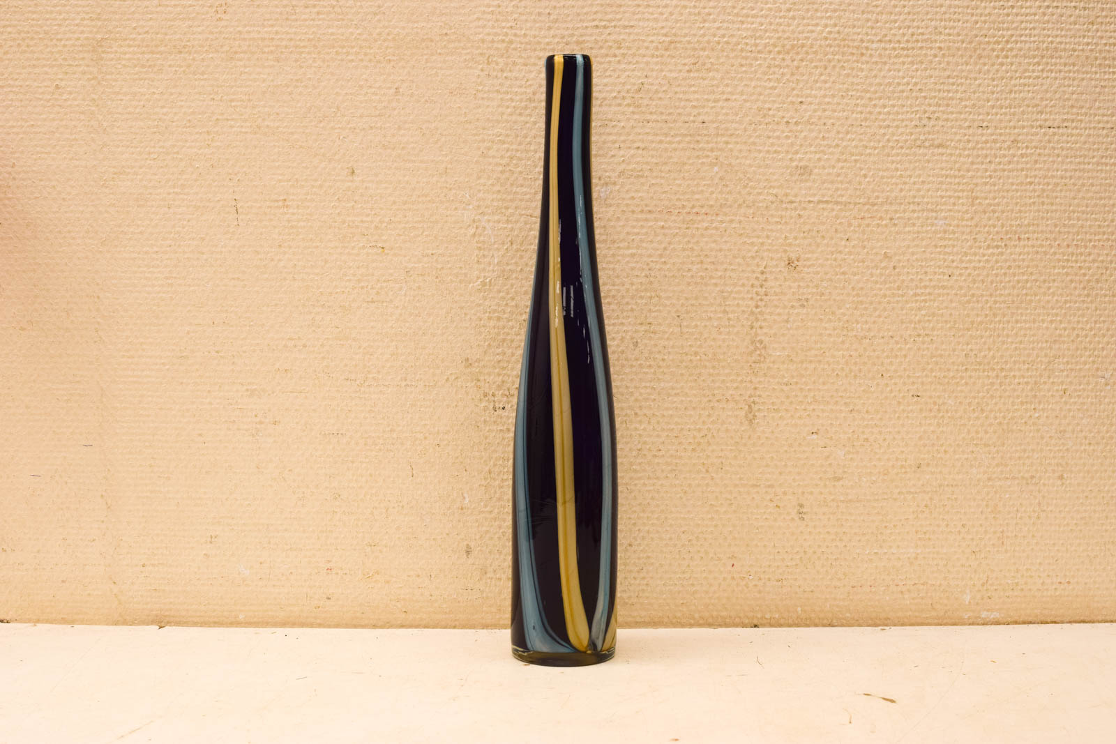 Gekleurde glazen fles 44947