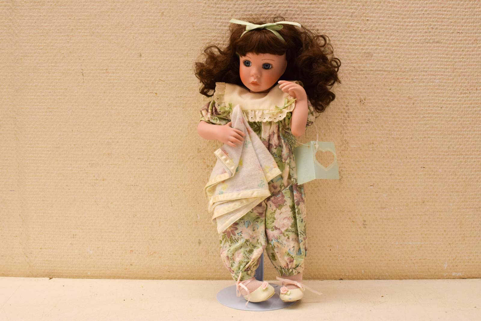 Knowles Mij Closet Friend   pop  45539
