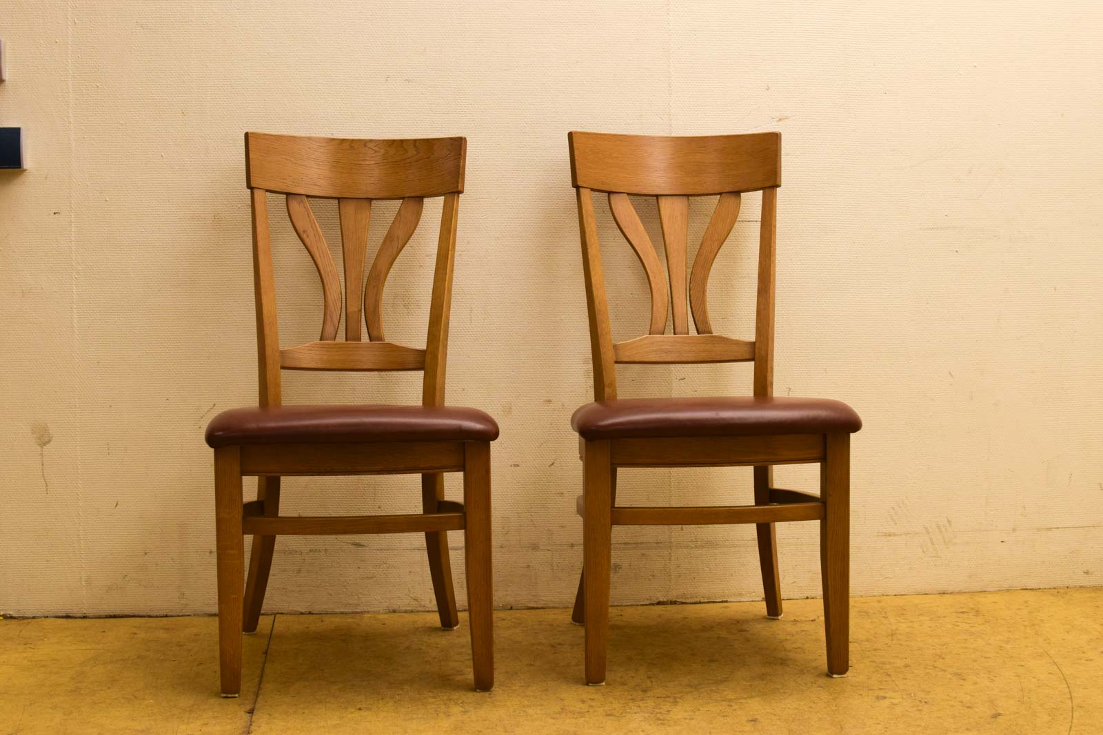 4 stuks Eetkamerstoelen  45694