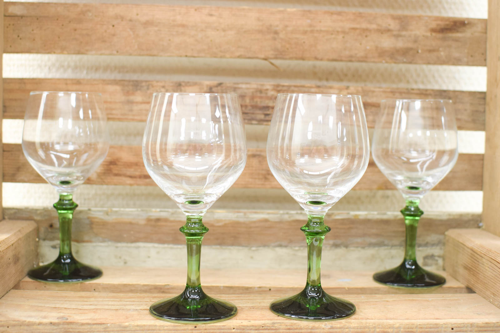 4 stuks Wijnglazen met groene voet  45720