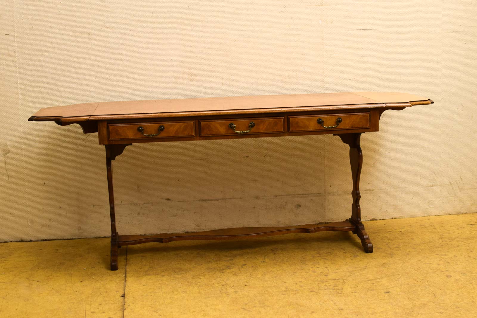 Vintage salontafel met 3 lades  45741
