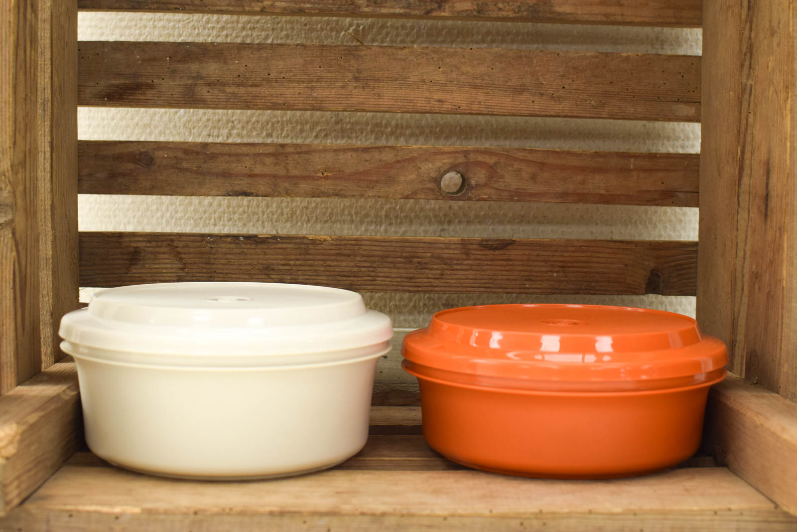 2 stuks ronde Tupperware ronde bakjes  45800