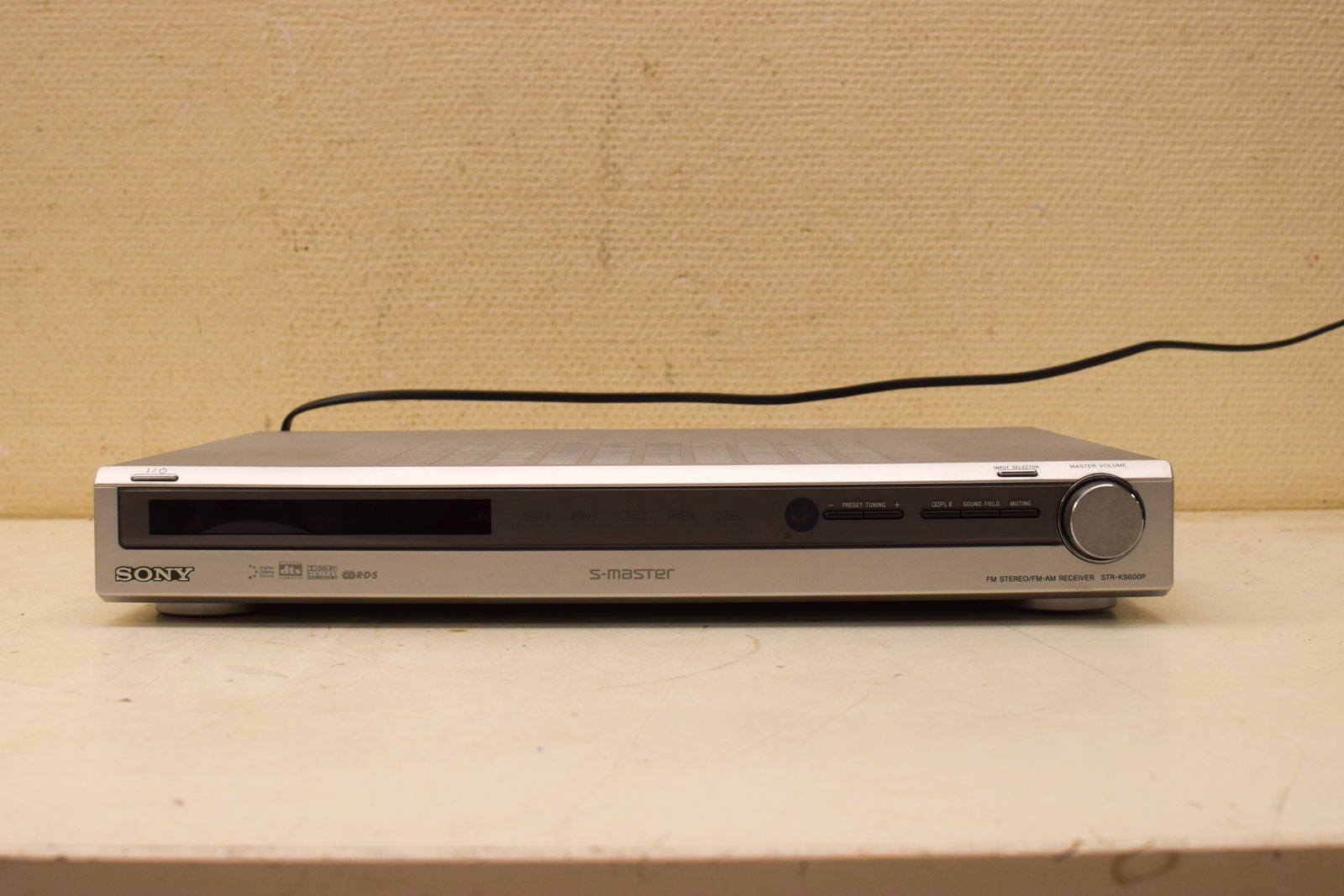 Sony  Fm Stereo FM-AM Receiver  45882