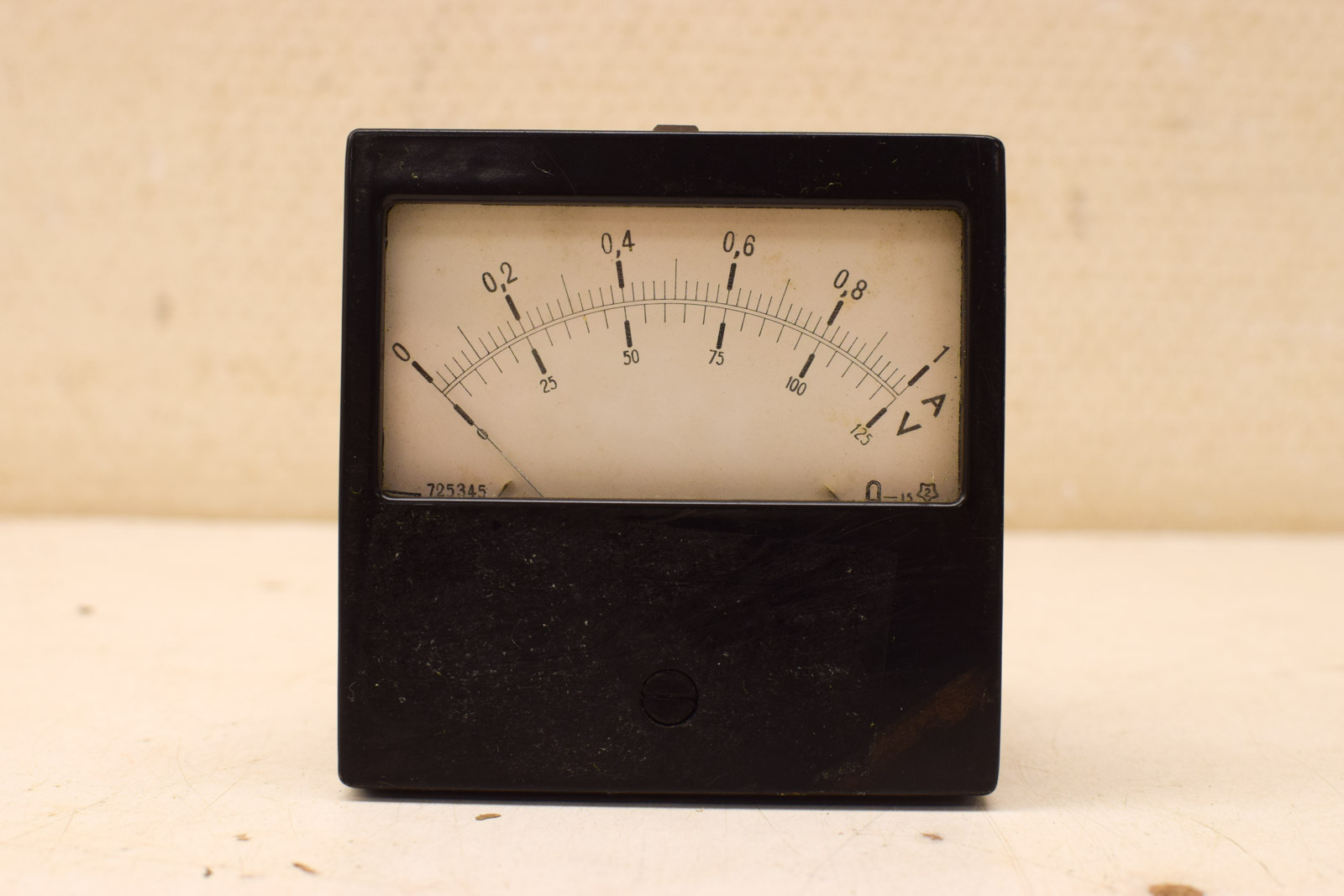 Voltmeter   45995