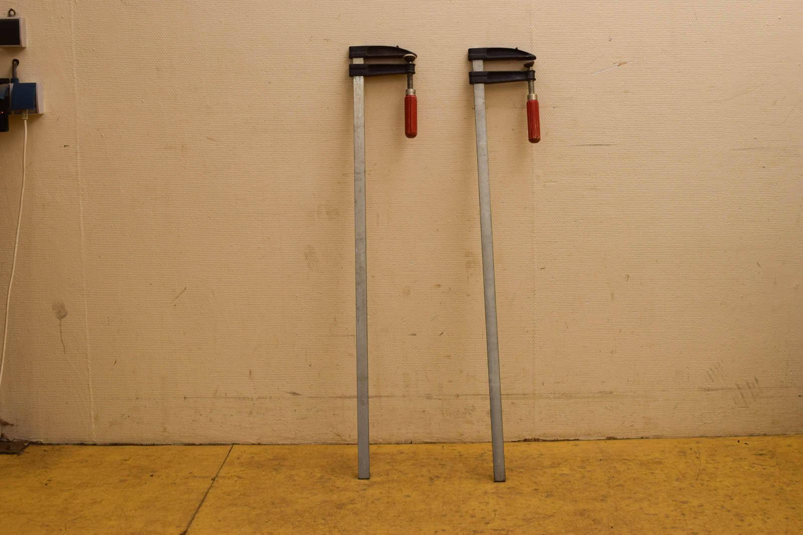 2 stuks grote Lijmklemmen  46022