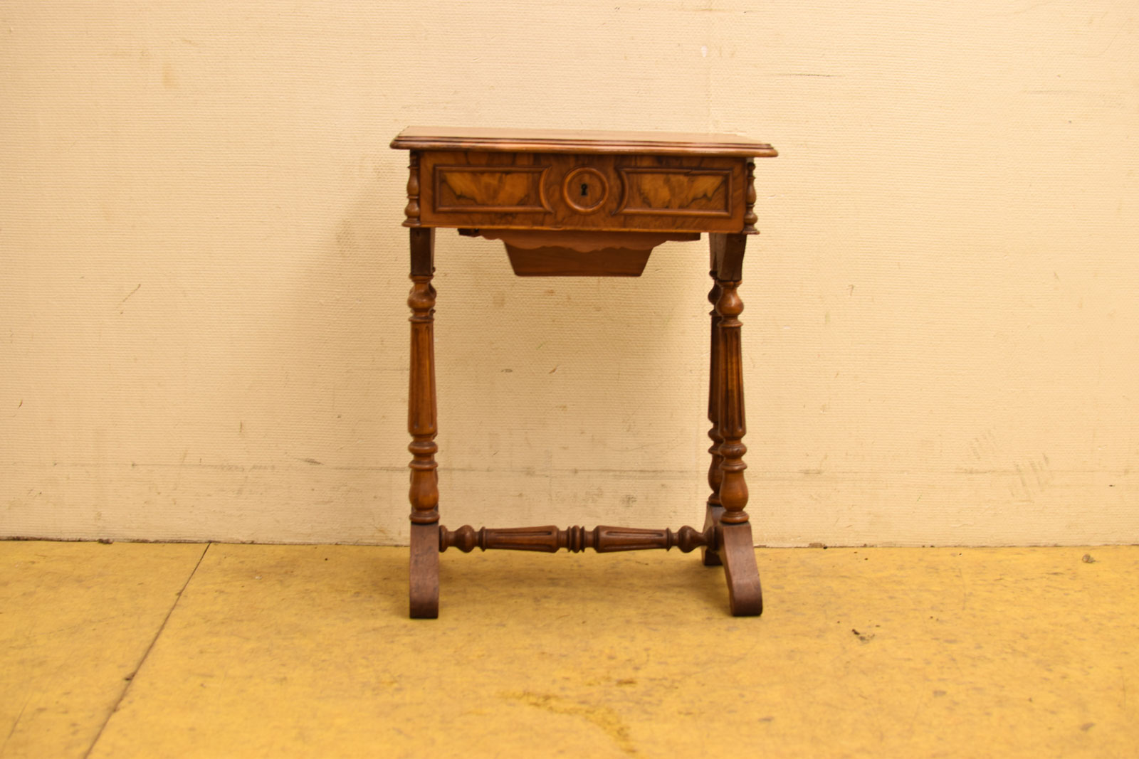 Houten Wijntafeltje  46189