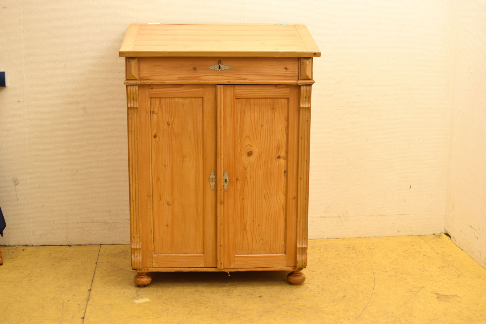 houten kast 46235