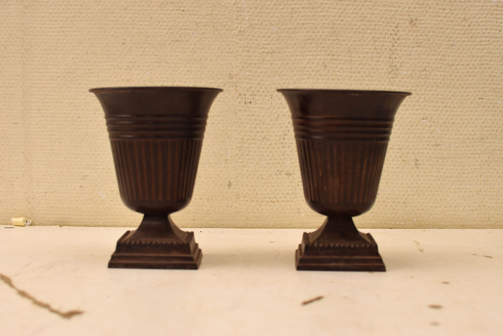 2 stuks messing vazen op voet  46337