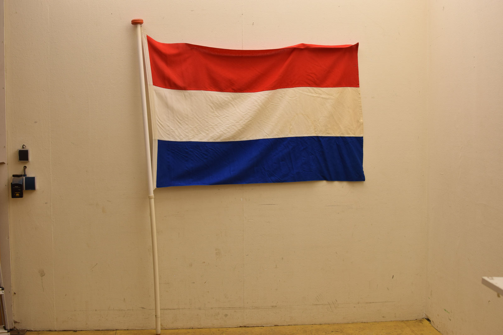 Vlaggenstok met nederlandse vlag 46439