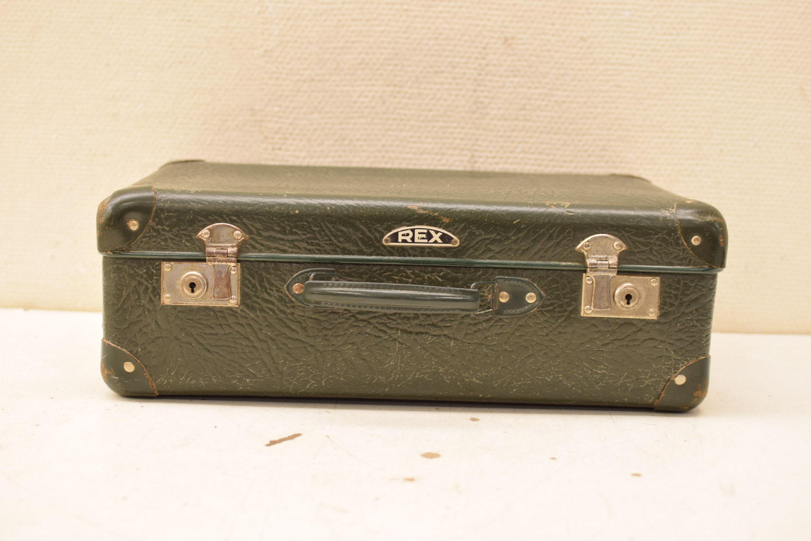 Vintage groene koffer 46511