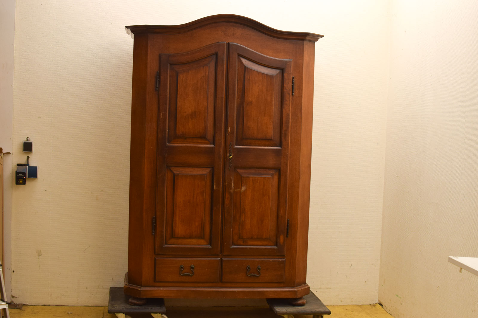 Houten kledingkast  46623