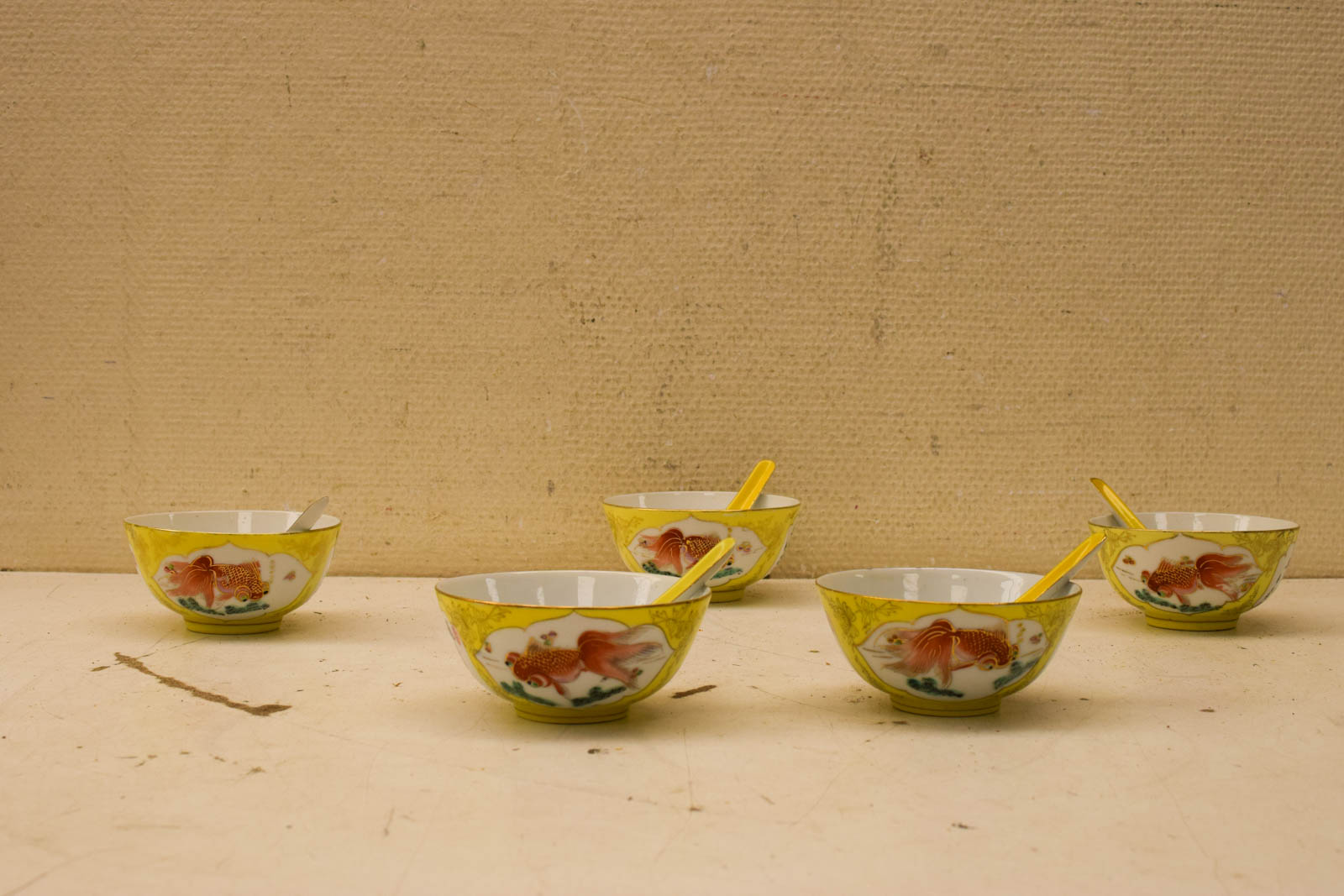10 delig Chinese porseleinen kom en lepel met prent van een goudvis  46642