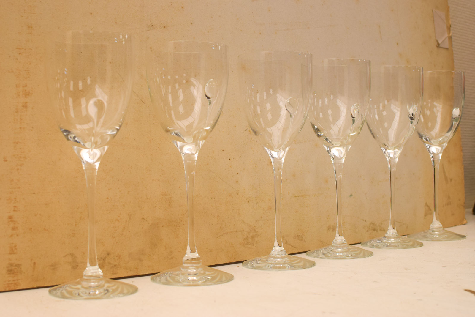 6 delig wijnglas op voet  46653