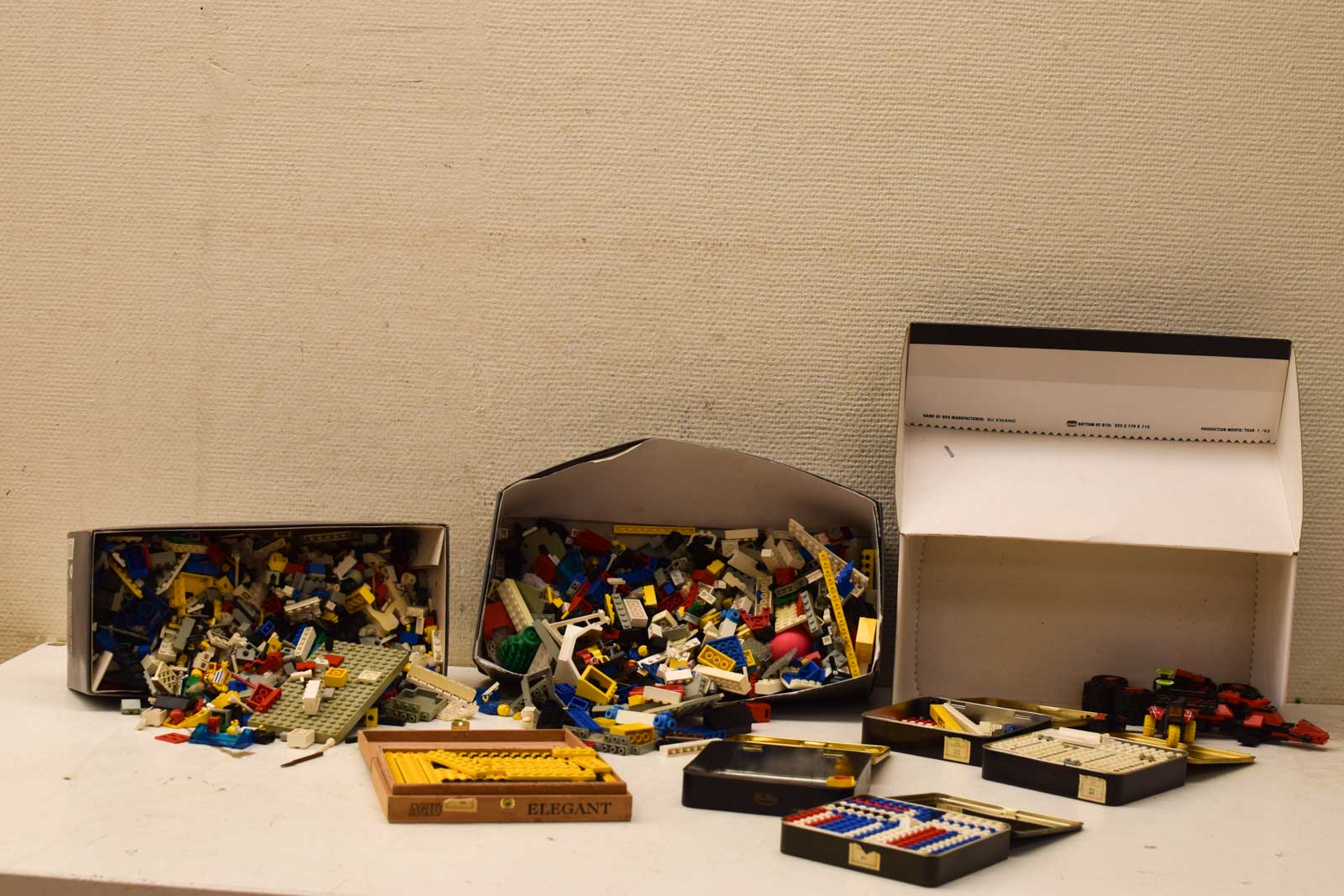 3 doosjes met lego  46695