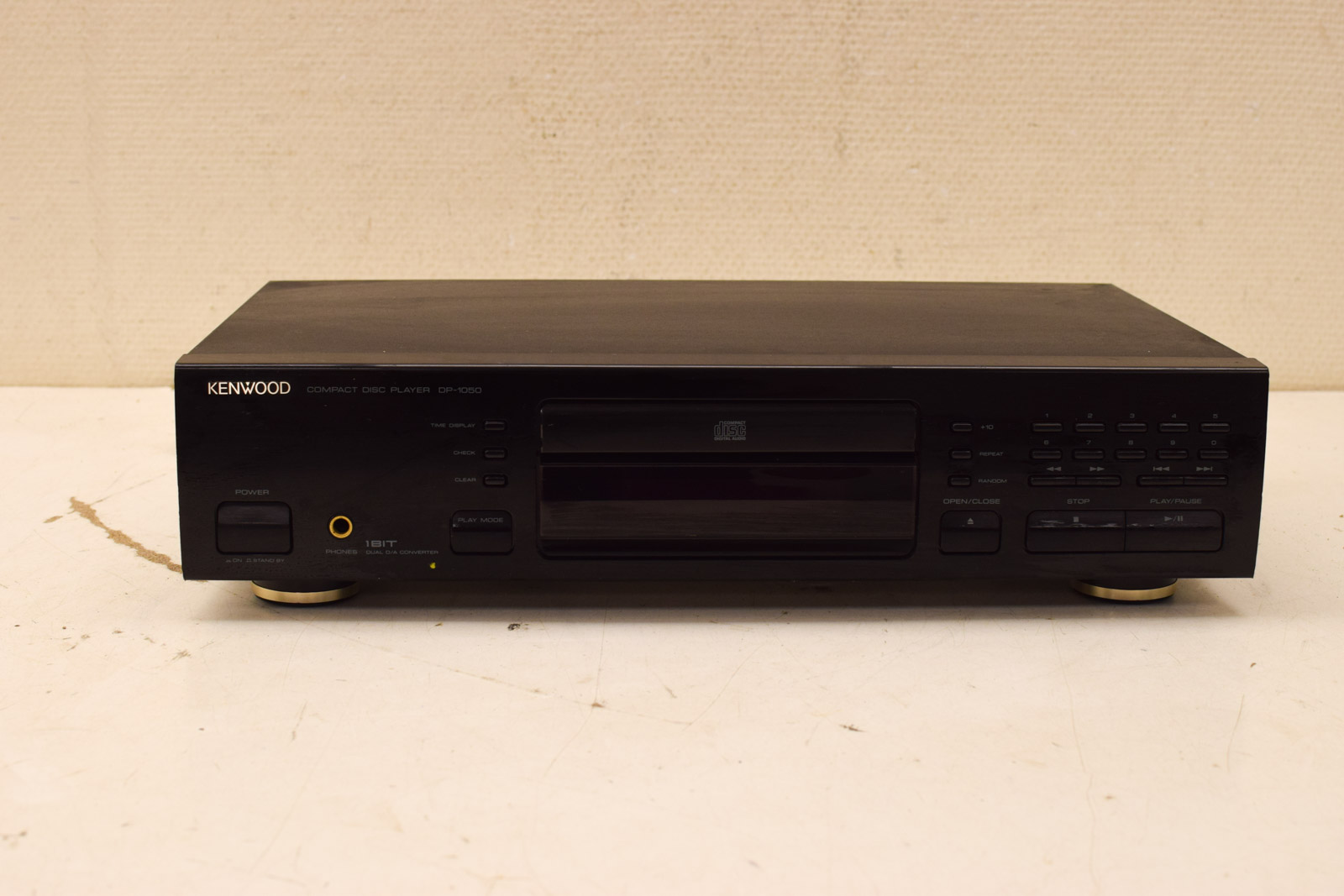 Kenwood Compact disc player 46728