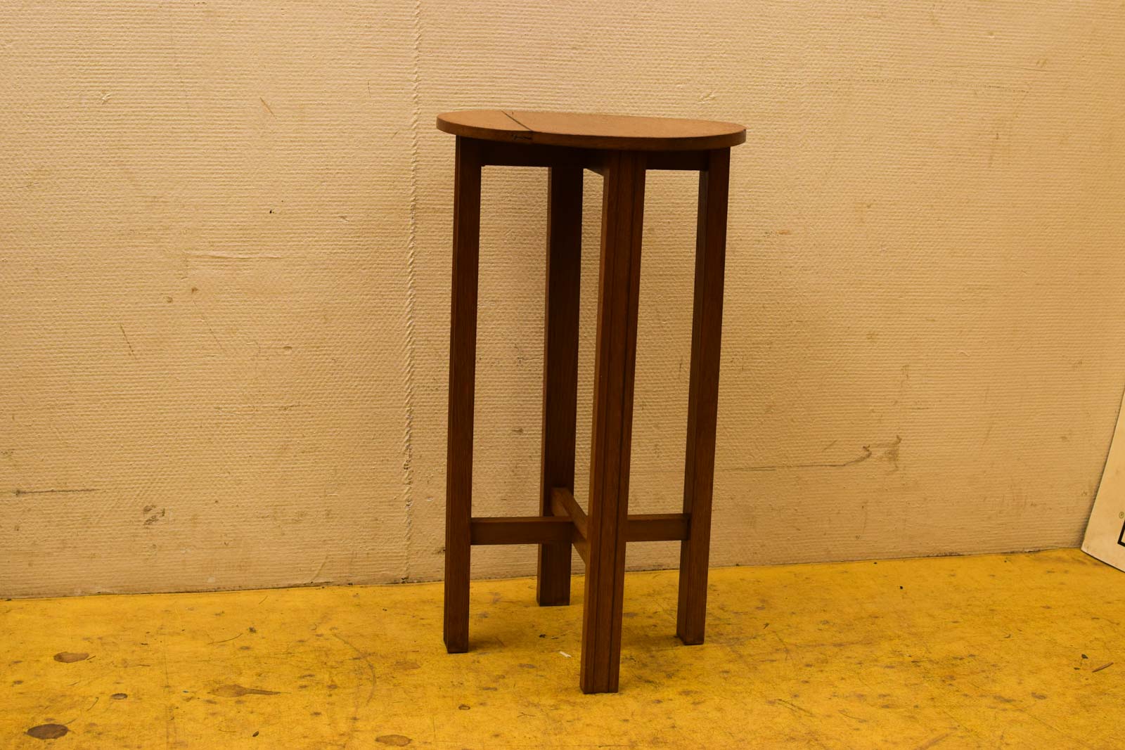 Houten krukje /plantentafel  46744