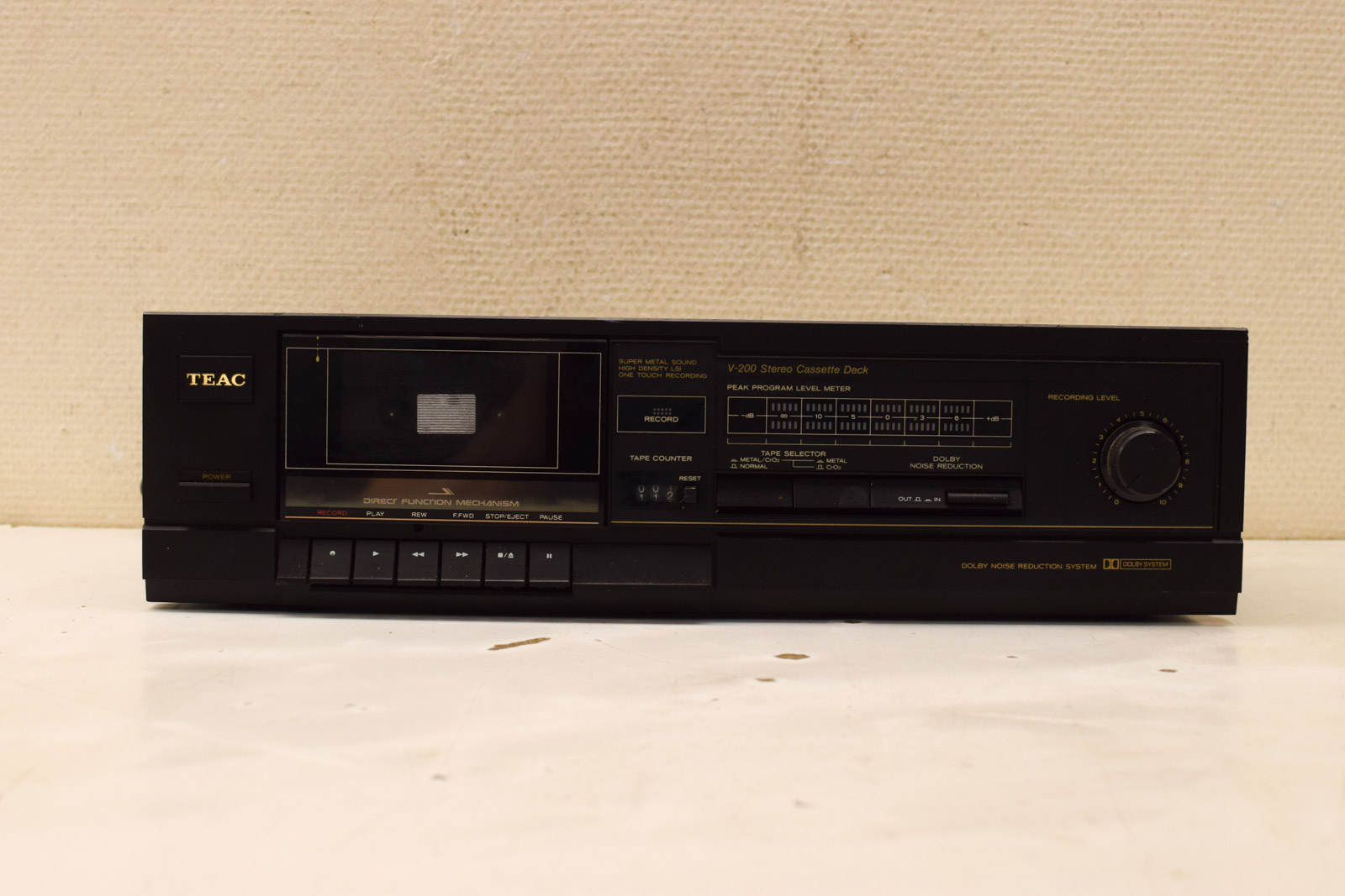 Teac v-200 stereo cassette deck  46745