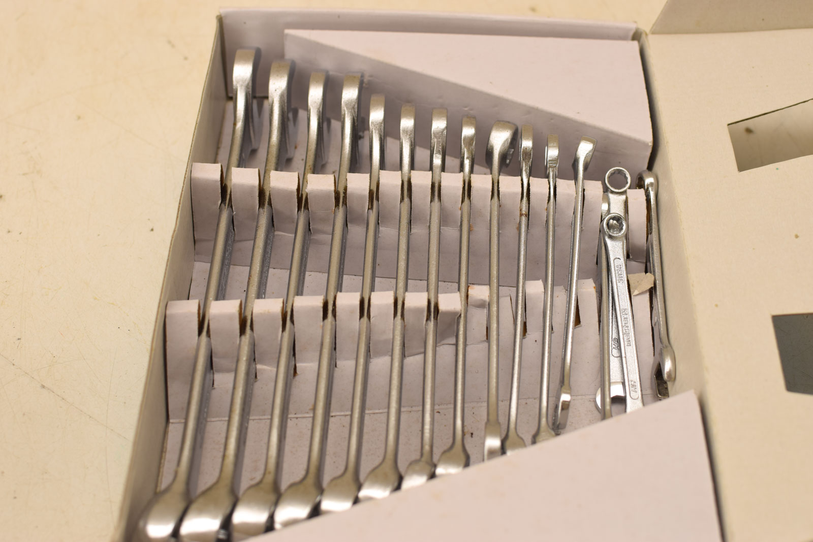 Alternative view of Top Craft Ringsteeksleutelset , 16 delig  46211