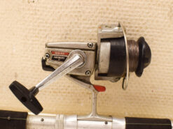 Alternative view of Daiwa 1050 vismolen met hengel 46799