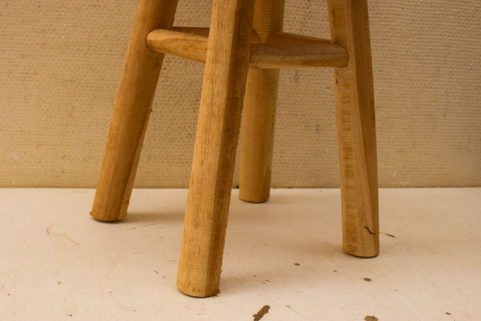 Alternative view of Houten Krukje/plantentafeltje 46930