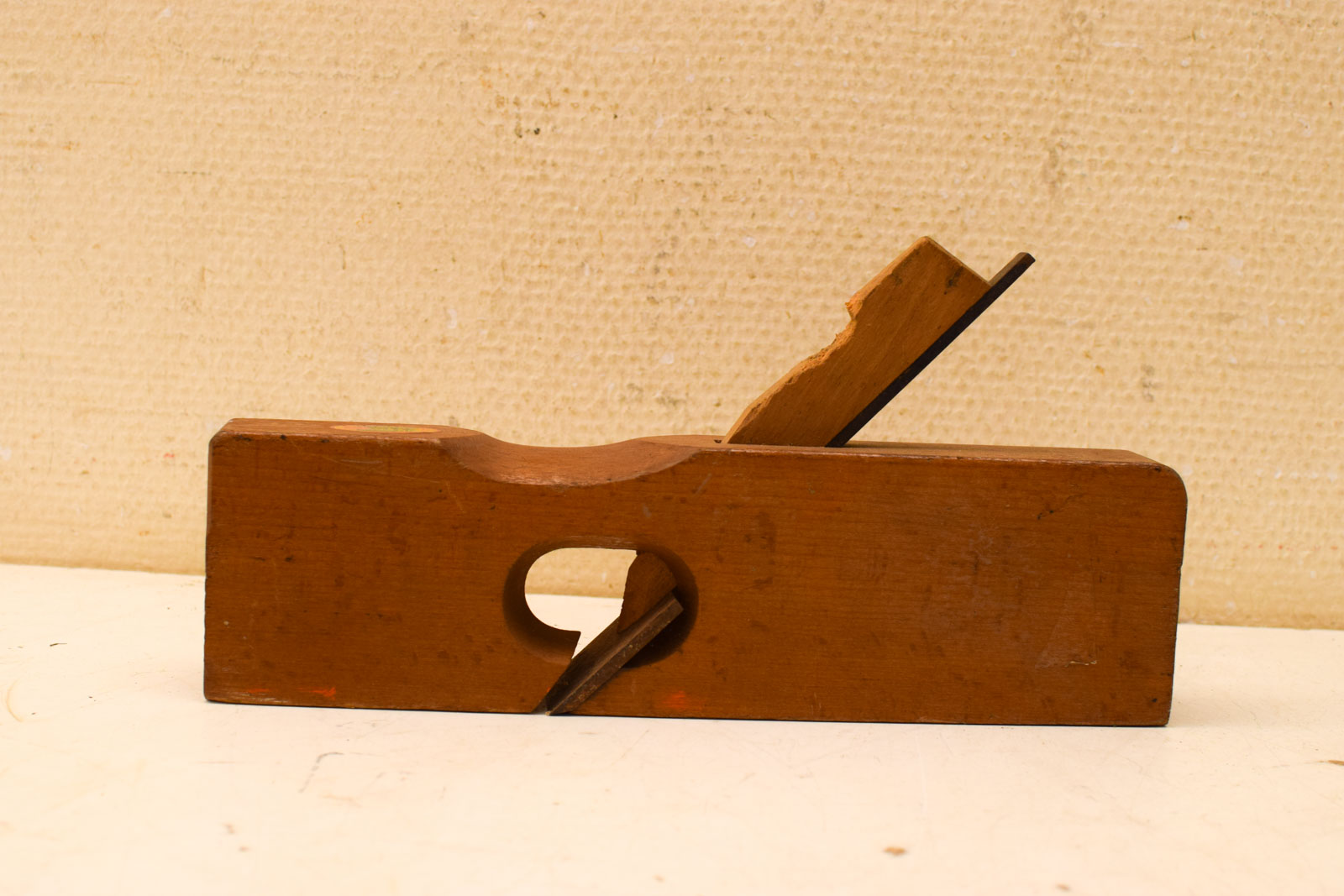 Alternative view of Nooitgedacht houten schaaf  46969