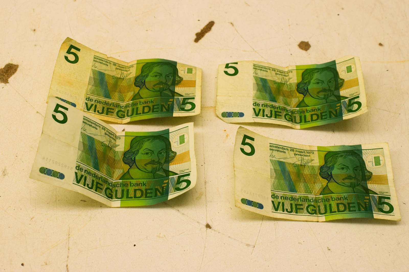 4 stuks   5 Gulden biljetten  46991