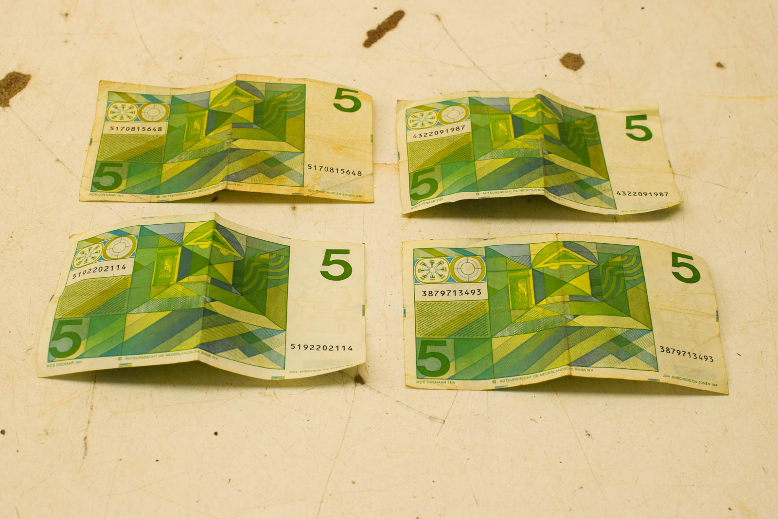 Alternative view of 4 stuks   5 Gulden biljetten  46991