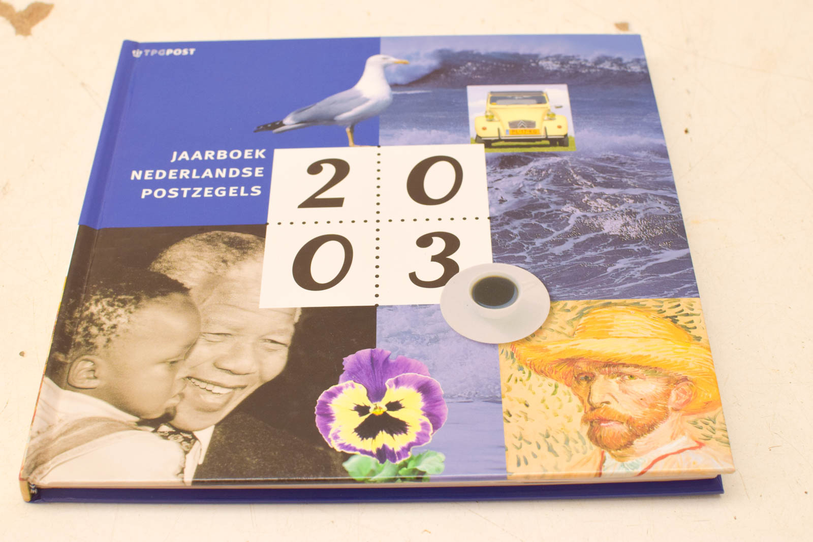 Alternative view of 2 stuks Jaarboeken nederlandse postzegels  47087