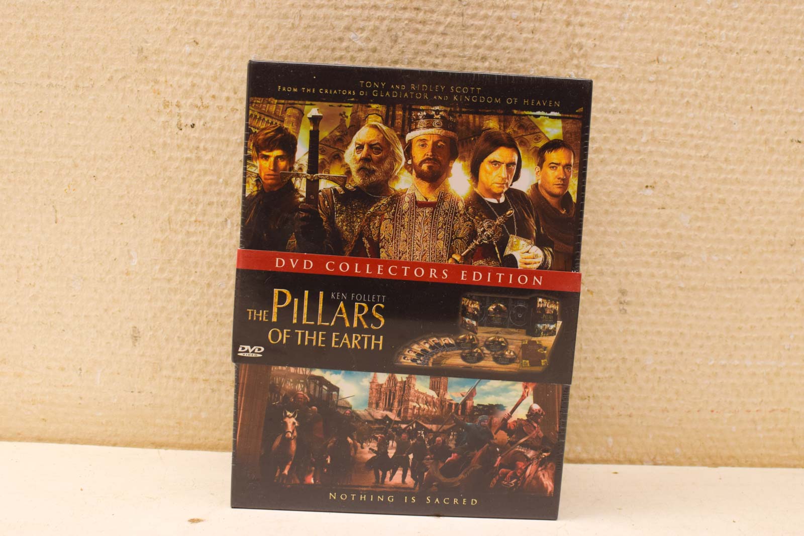 The Pillars of the earth   47107