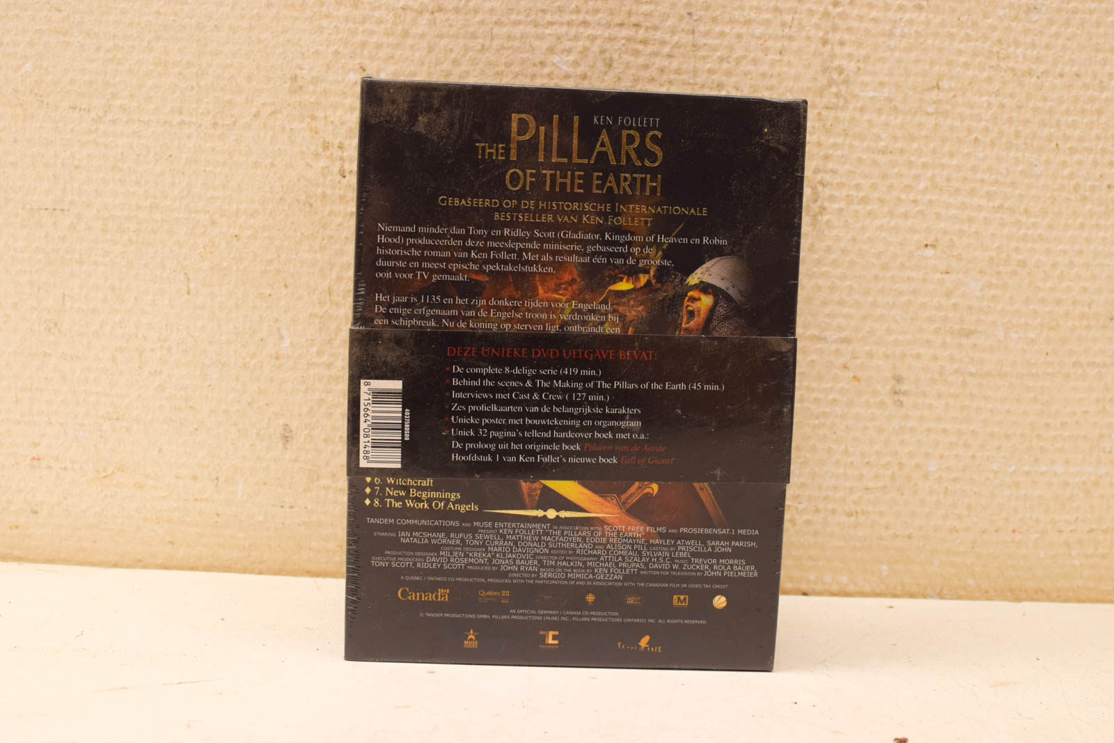 Alternative view of The Pillars of the earth   47107