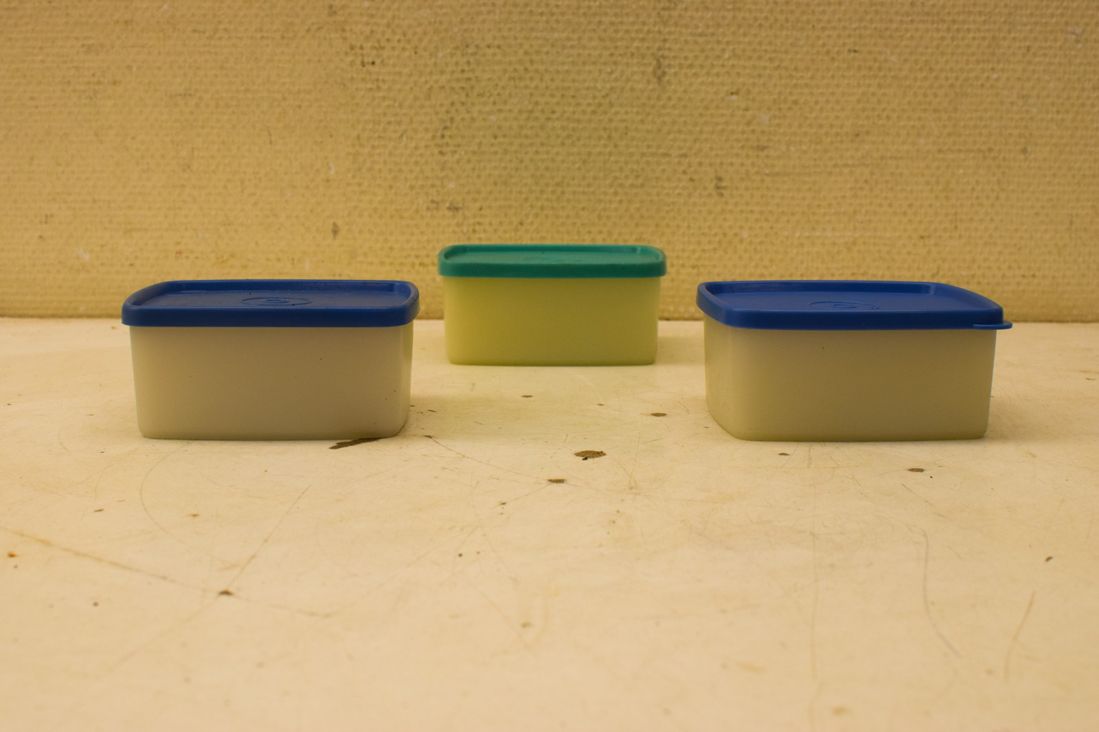 3 stuks tupperware bakjes  47117