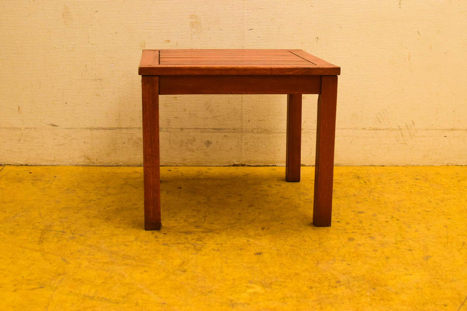 Houten Tuintafel/Bijzettafel  47130