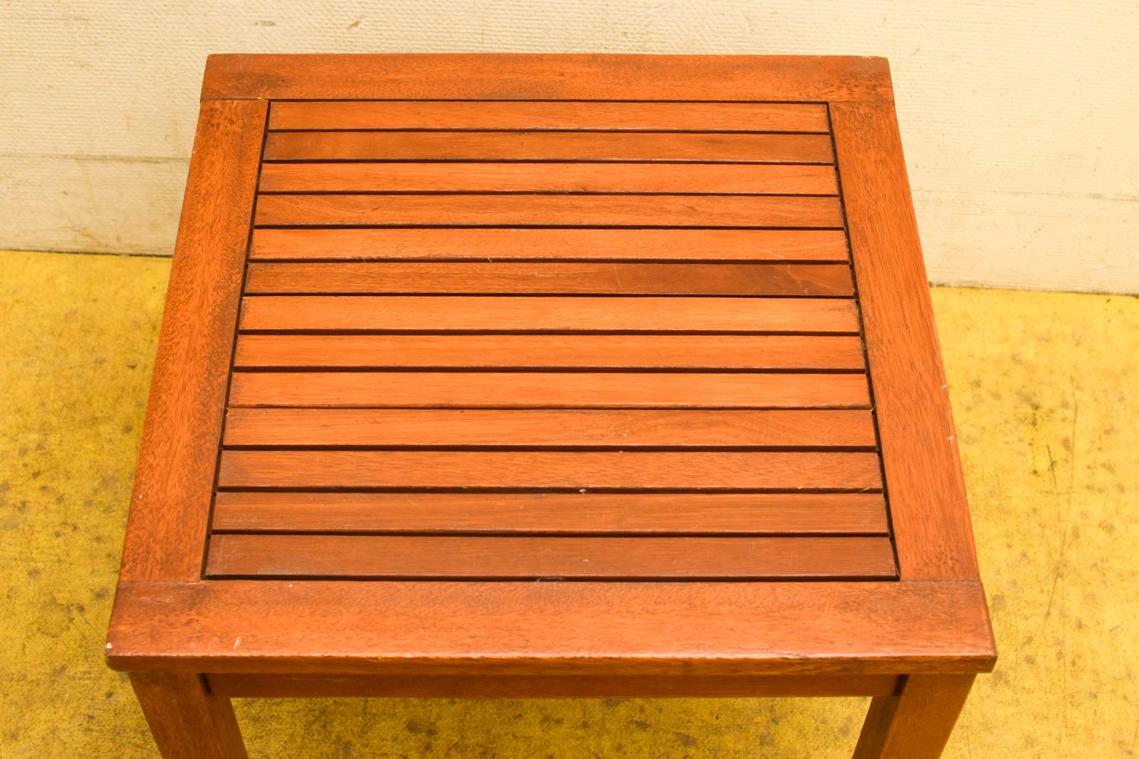 Alternative view of Houten Tuintafel/Bijzettafel  47130